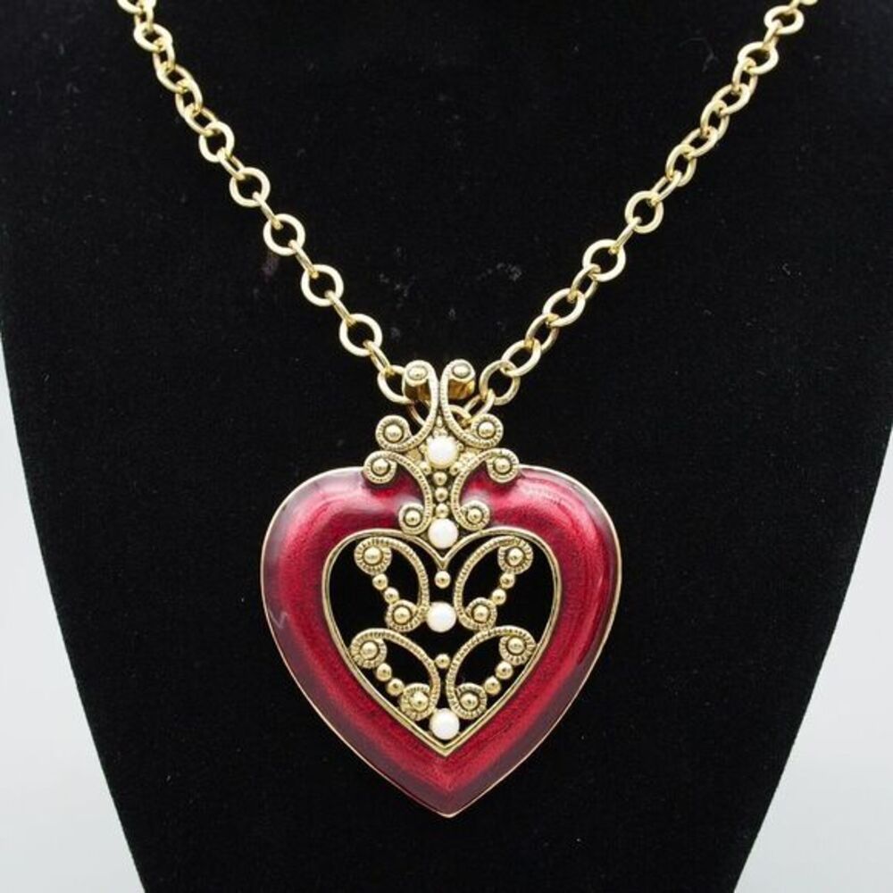 1990s Avon Romantic Heart Pendant Necklace - Picture 8 of 8